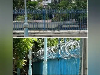 Kawat berduri di pagar kraton surakarta